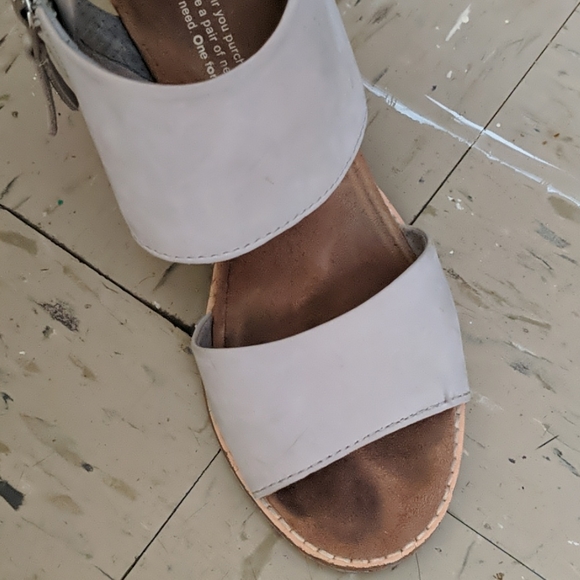 Toms Suede Majorca Cutout Sandal - Picture 4 of 6